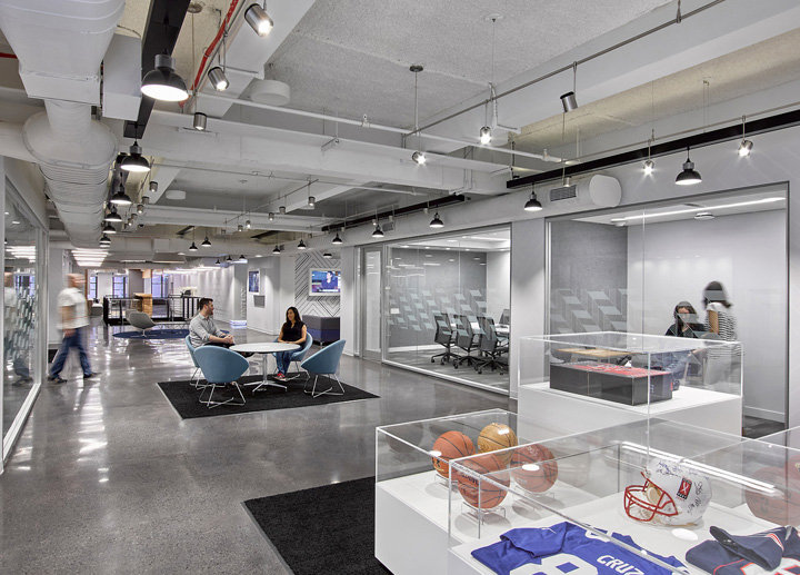 唯美工業(yè)風(fēng) 美國(guó)零售商Foot Locker紐約總部設(shè)計(jì)欣賞