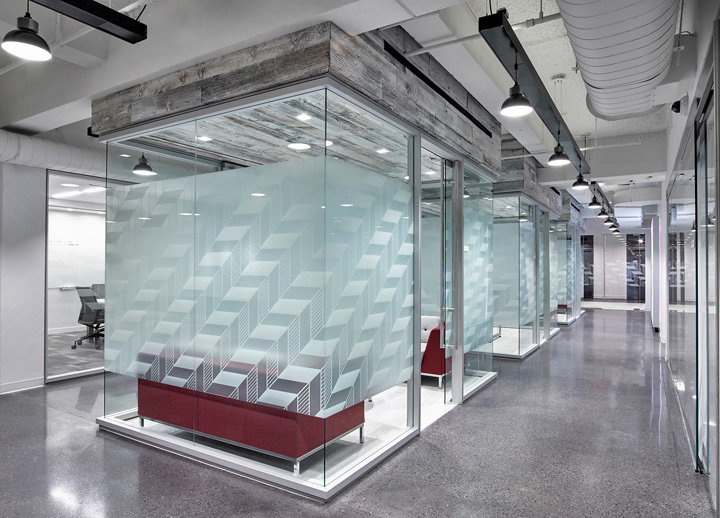 唯美工業(yè)風(fēng) 美國(guó)零售商Foot Locker紐約總部設(shè)計(jì)欣賞