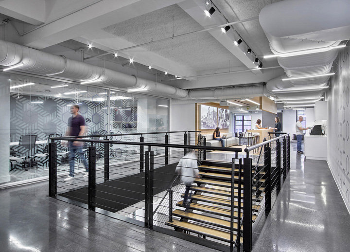 唯美工業(yè)風(fēng) 美國(guó)零售商Foot Locker紐約總部設(shè)計(jì)欣賞