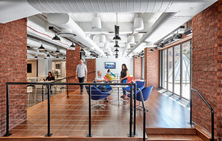 唯美工業(yè)風(fēng) 美國(guó)零售商Foot Locker紐約總部設(shè)計(jì)欣賞